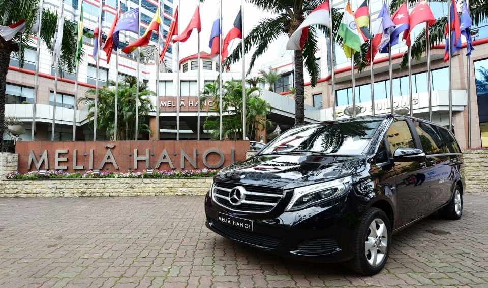 Mercedes-Benz bàn giao lô xe sang cho khách sạn Melia Hà Nội mercedes benz ban giao lo xe sang cho khach san melia ha noi