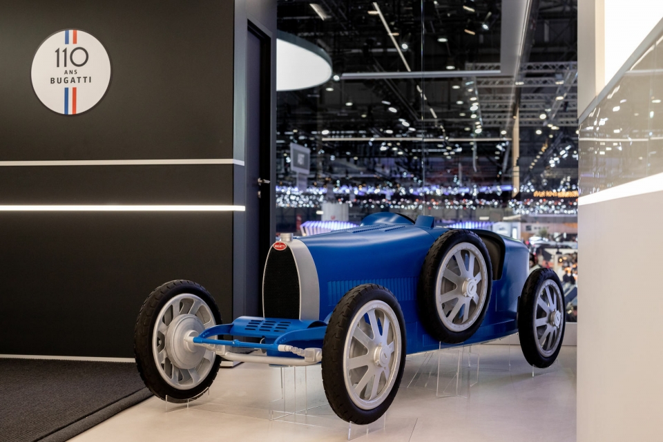 Bugatti Baby II - xe đồ chơi có giá 30.000 Euro bugatti baby ii xe do choi co gia 30000 euro