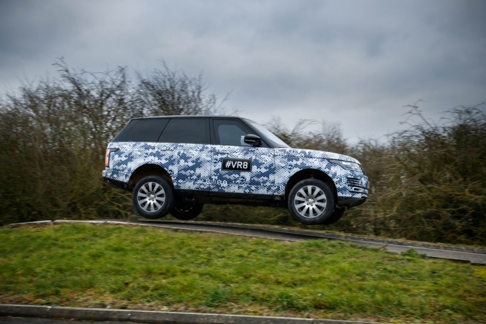 range rover sentinel phao dai di dong cua gioi thuong luu