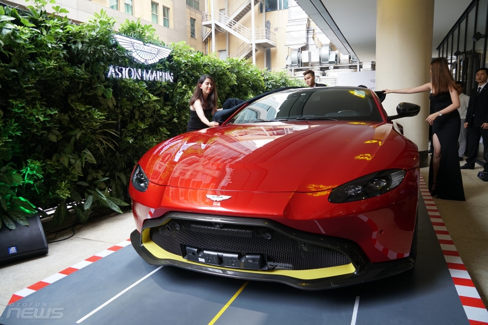 Thương hiệu xe Aston Martin chính thức đặt chân tới Việt Nam showroom dau tien cua aston martin tai viet nam di vao hoat dong
