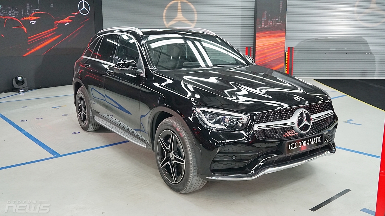 Mercedes-Benz Việt Nam ra mắt hàng loạt mẫu xe mới mercedes benz viet nam ra mat hang loat mau xe moi