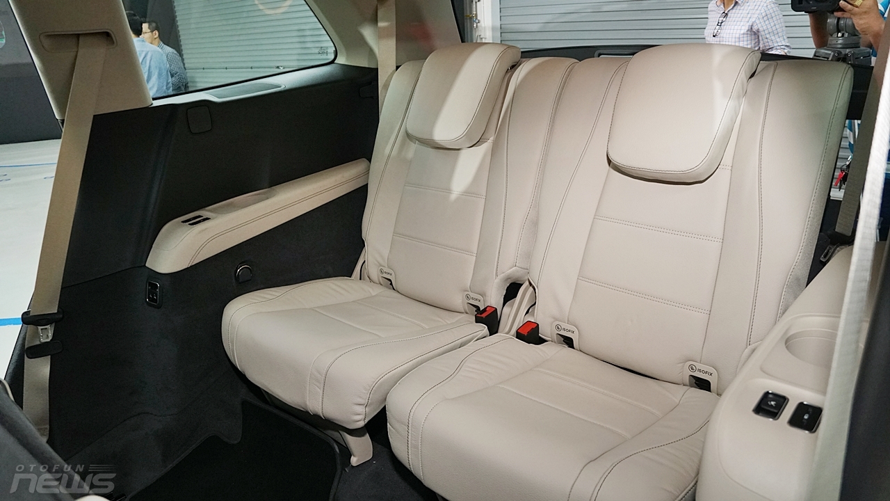 Mercedes-Benz Việt Nam ra mắt hàng loạt mẫu xe mới mercedes benz viet nam ra mat hang loat mau xe moi