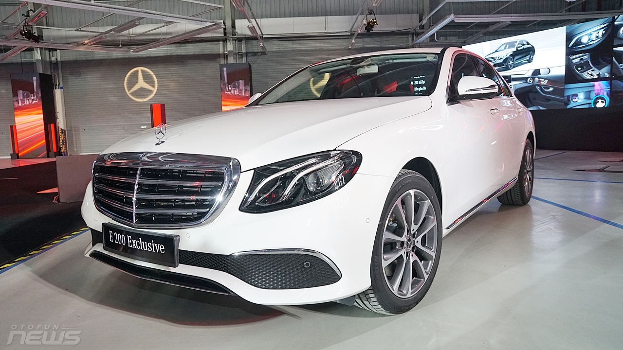 Mercedes-Benz Việt Nam ra mắt hàng loạt mẫu xe mới mercedes benz viet nam ra mat hang loat mau xe moi