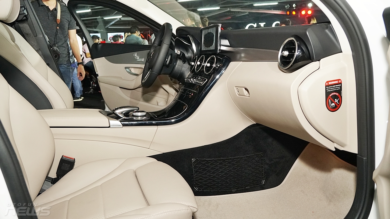 Mercedes-Benz Việt Nam ra mắt hàng loạt mẫu xe mới mercedes benz viet nam ra mat hang loat mau xe moi
