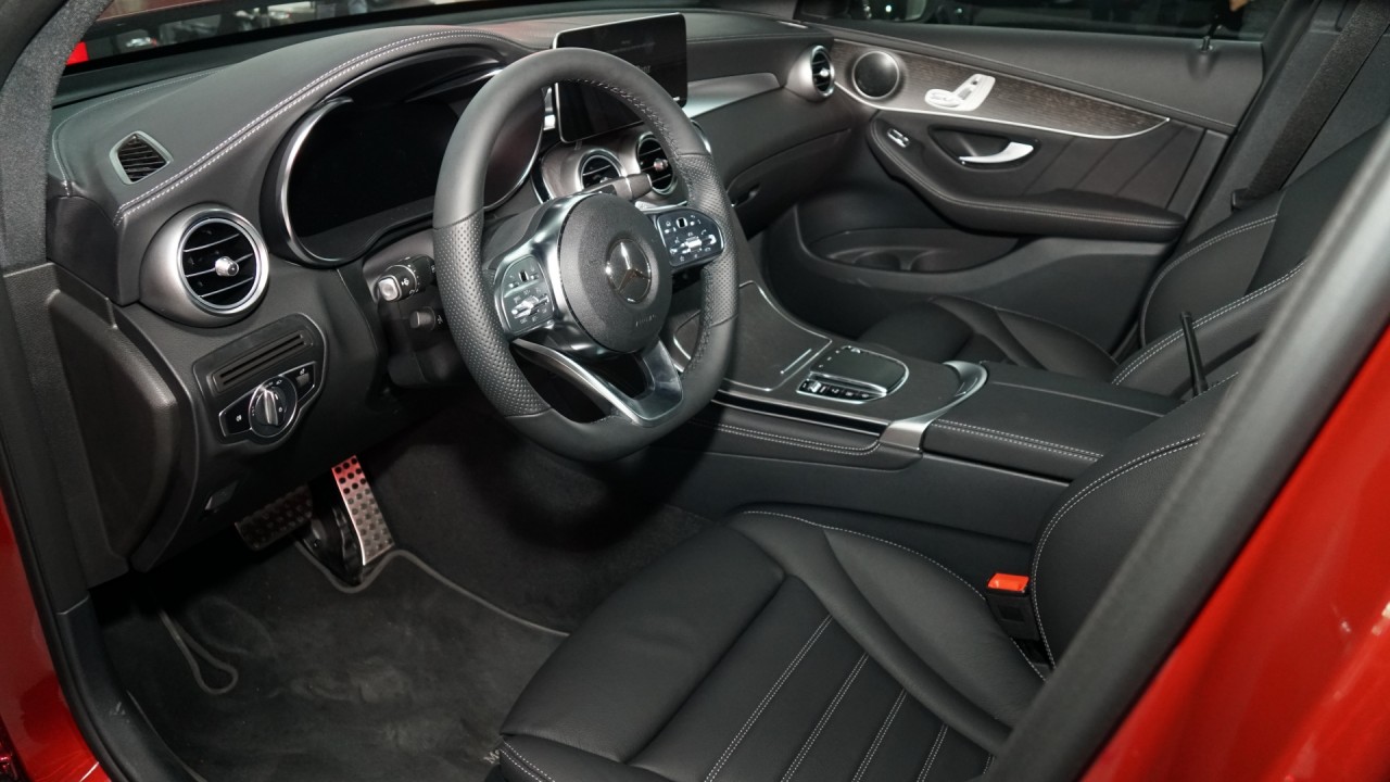 Mercedes-Benz Việt Nam ra mắt hàng loạt mẫu xe mới mercedes benz viet nam ra mat hang loat mau xe moi