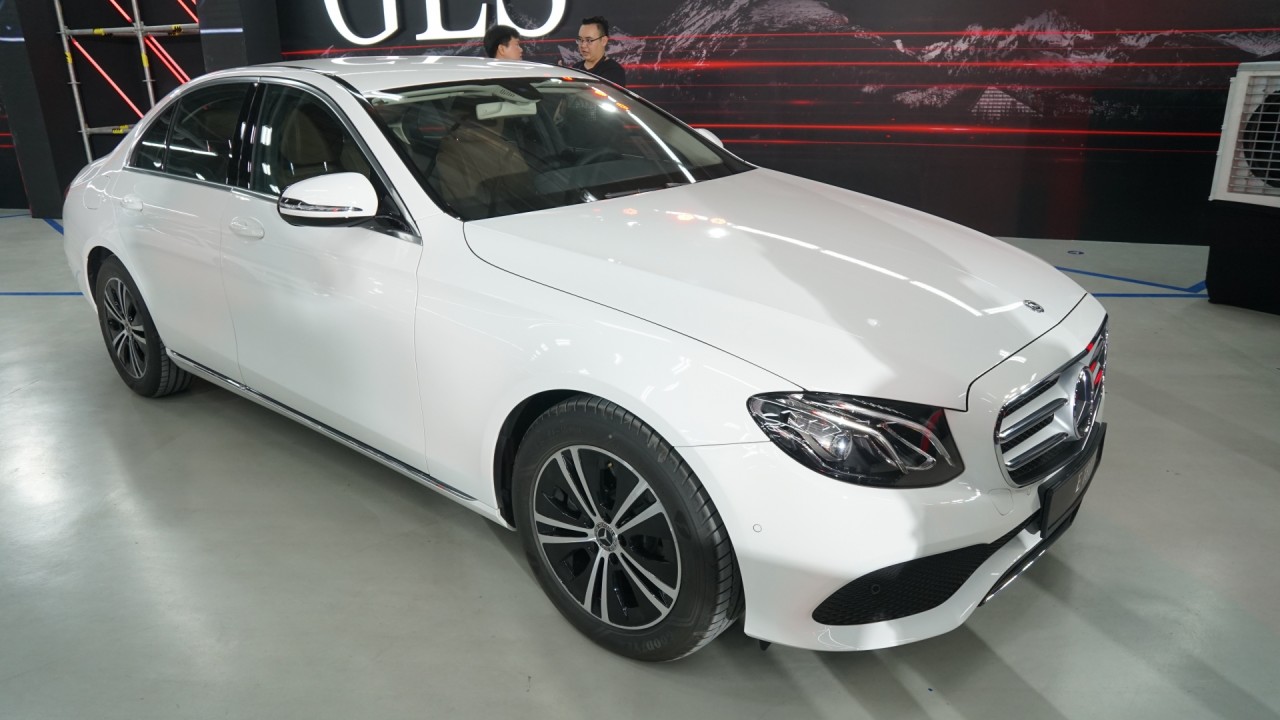 Cận cảnh Mercedes-Benz E180 giá 'mềm' giá từ 2.05 tỷ đồng can canh mercedes benz e180 gia mem gia tu 205 ty dong