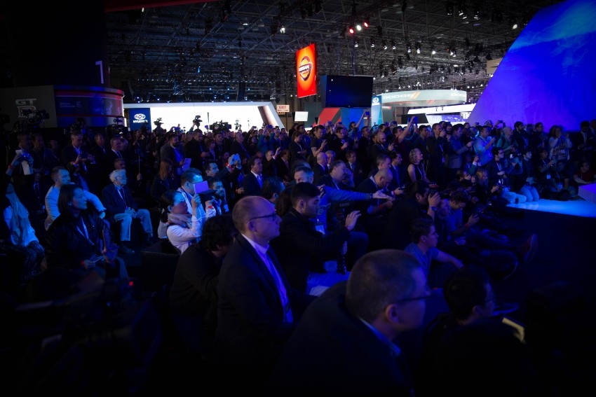 tiep buoc geneva trien lam o to new york auto show 2020 bi hoan vi covid 19