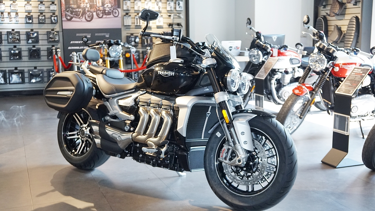 Triumph Rocket 3 có mặt tại Việt Nam với giá 869 triệu đồng triumph rocket 3 co mat tai viet nam voi gia 869 trieu dong