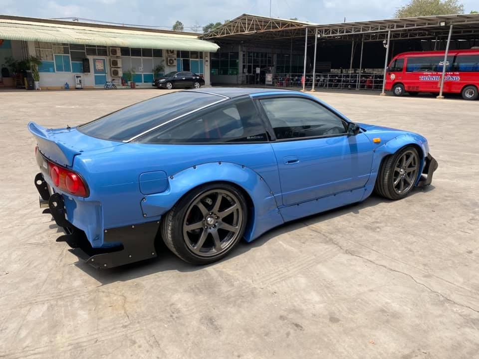 xe the thao mat ech nissan 180sx do than rong tai viet nam