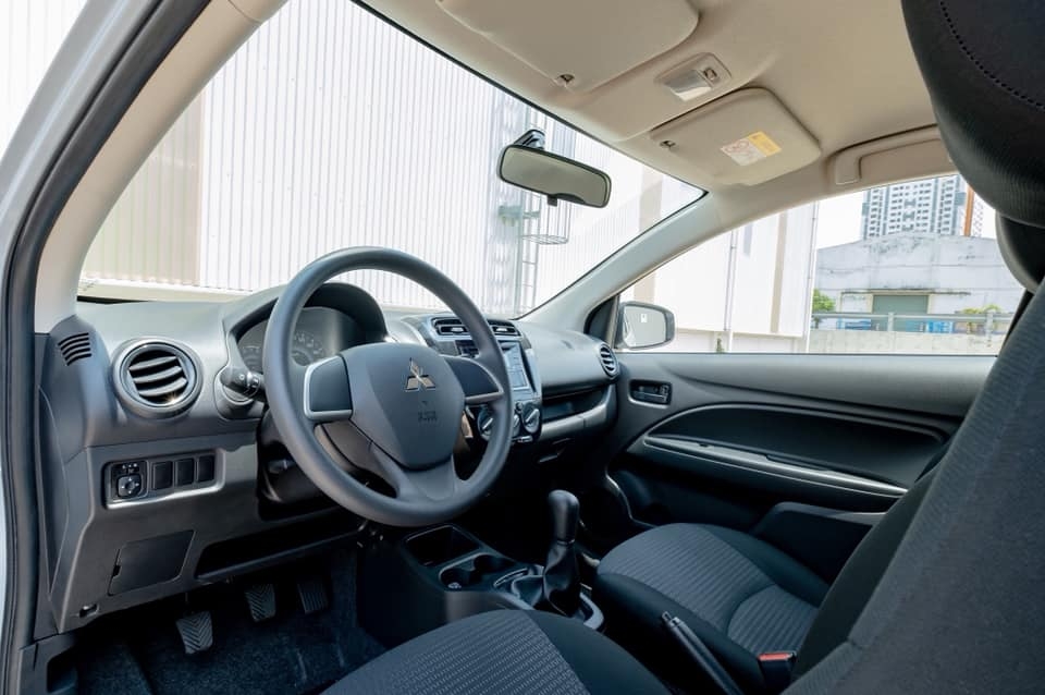 chi tiet mitsubishi attrage so san gia 375 trieu
