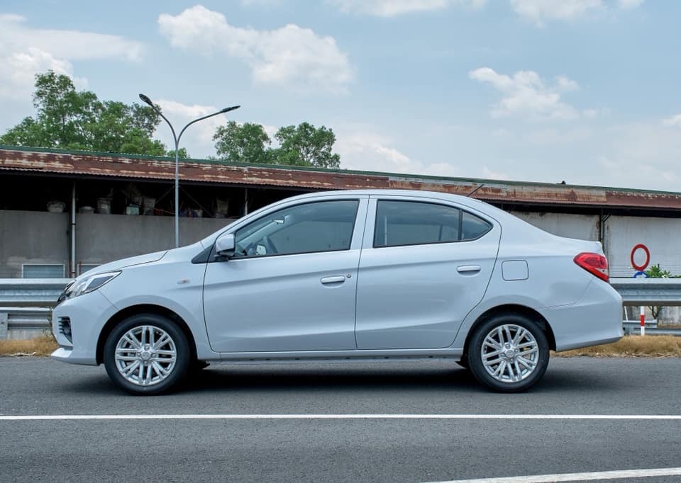 chi tiet mitsubishi attrage so san gia 375 trieu