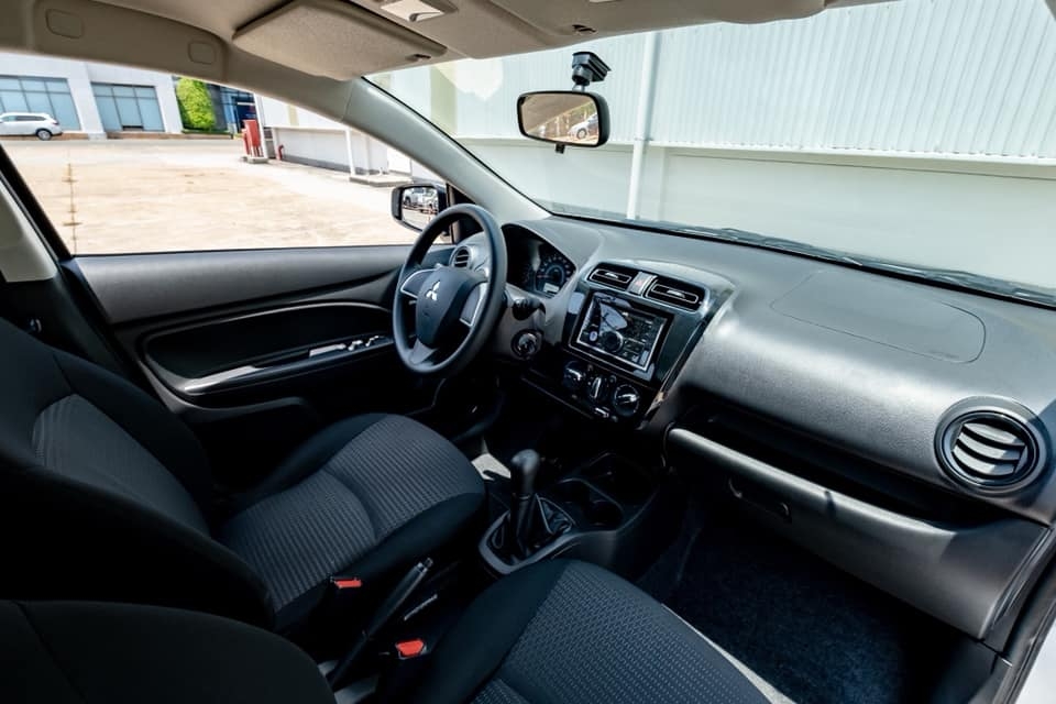 chi tiet mitsubishi attrage so san gia 375 trieu