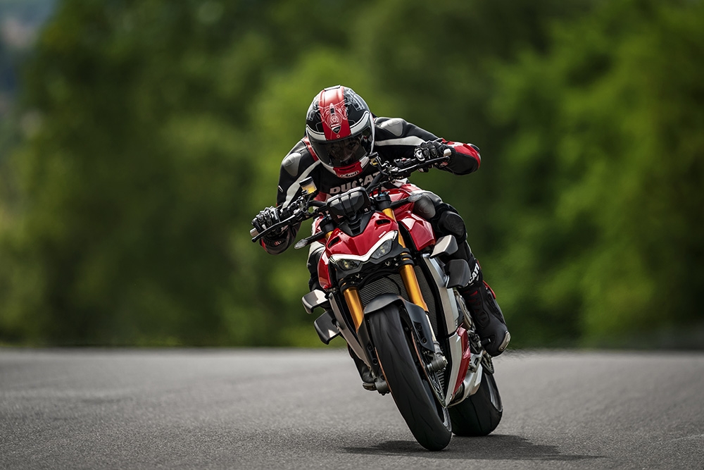 ducati streetfighter v4 duoc ra mat truc tuyen