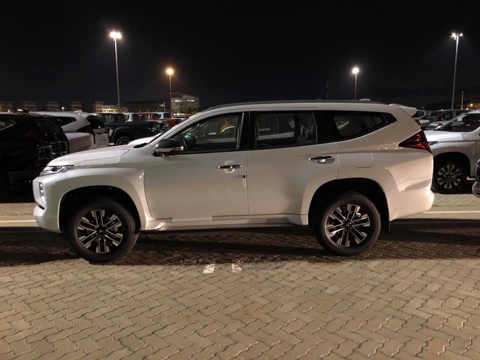 Mitsubishi Pajero Sport 2020 lộ diện tại Việt Nam mitsubishi pajero sport 2020 lo dien tai viet nam