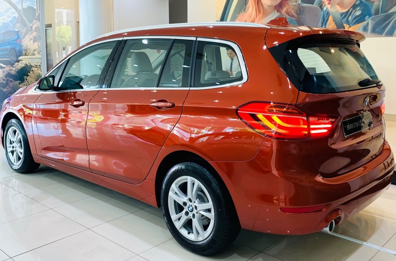 BMW 218i Gran Tourer có giá dưới 1 tỷ đồng BMW 218i Gran Tourer có giá dưới 1 tỷ đồng