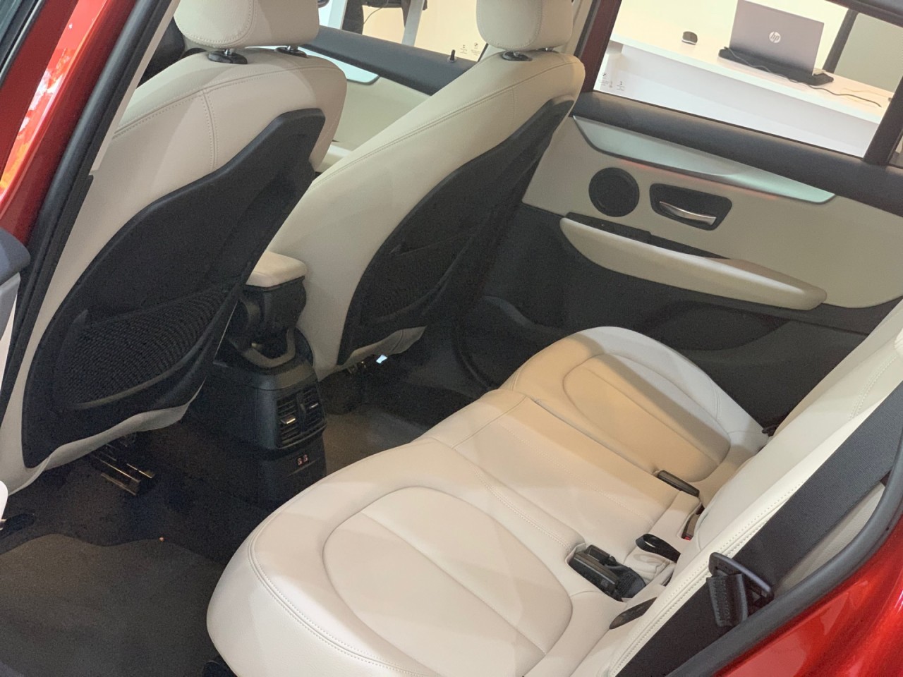 BMW 218i Gran Tourer có giá dưới 1 tỷ đồng BMW 218i Gran Tourer có giá dưới 1 tỷ đồng