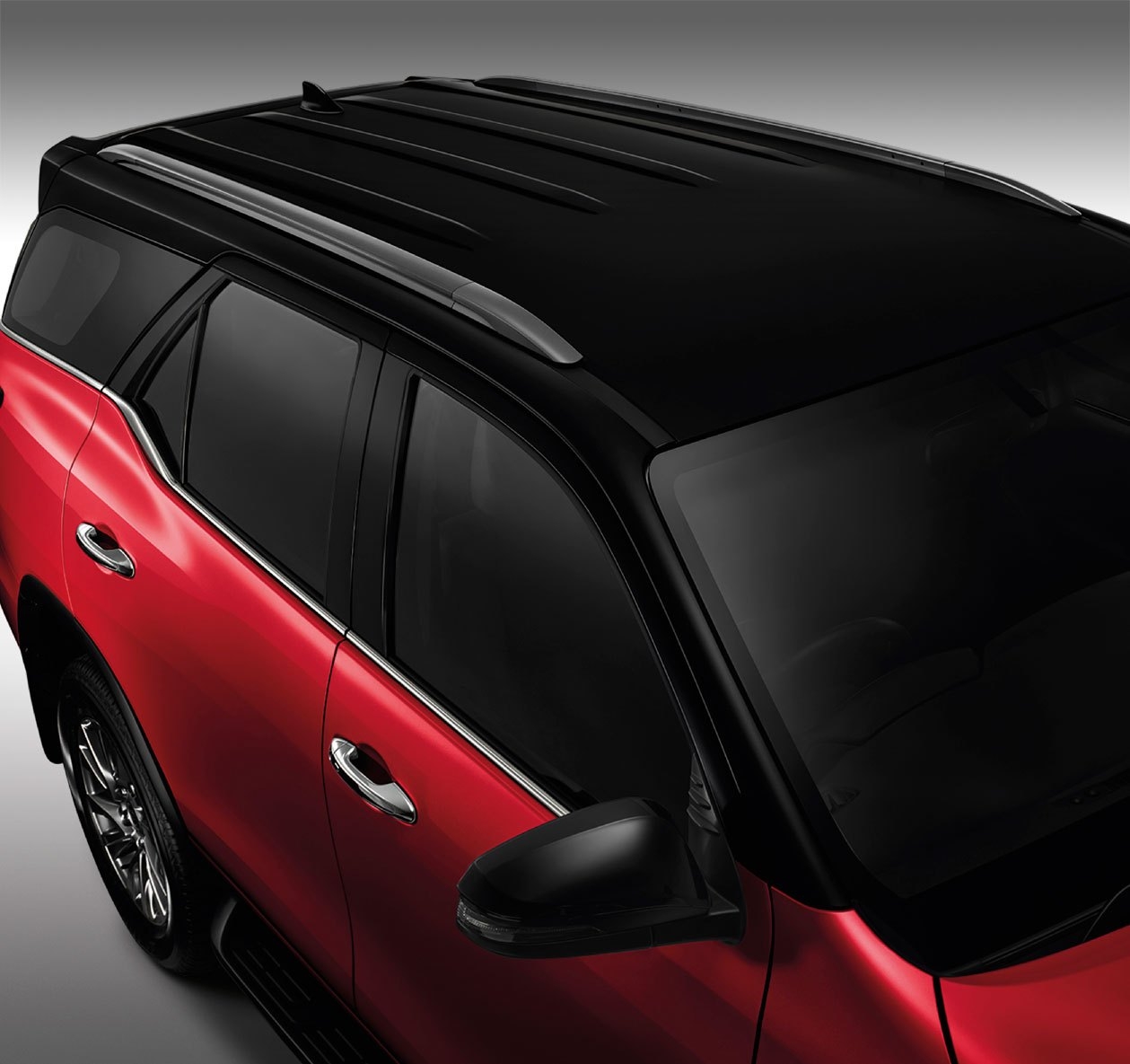 Toyota Fortuner 2021 thể thao hơn với trang bị Pride Package II Toyota Fortuner 2021 thể thao hơn với trang bị Pride Package II