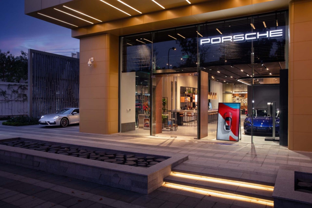 Cận cảnh Porsche Studio đầu tiên tại Việt Nam Cận cảnh Porsche Studio đầu tiên tại Việt Nam
