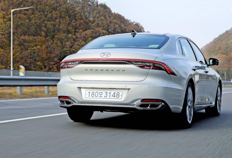 'Xế Lạ' Hyundai Grandeur 2021 đầu tiên đặt chân đến Việt Nam