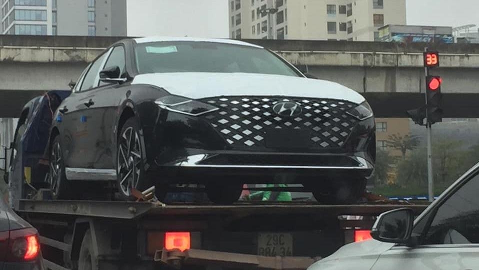 'Xế Lạ' Hyundai Grandeur 2021 đầu tiên đặt chân đến Việt Nam