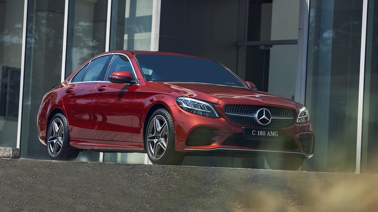Mercedes-Benz C180 AMG ra mắt, thêm nhiều đồ chơi, giá tăng nhẹ Mercedes-Benz C180 AMG ra mắt, thêm nhiều đồ chơi, giá tăng nhẹ