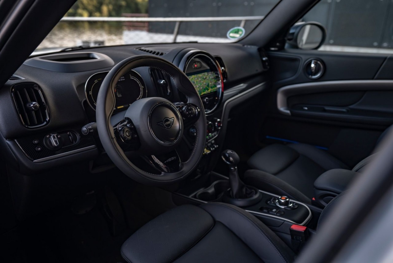 MINI Countryman mới ra mắt tại Việt Nam, giá 2,439 tỷ đồng