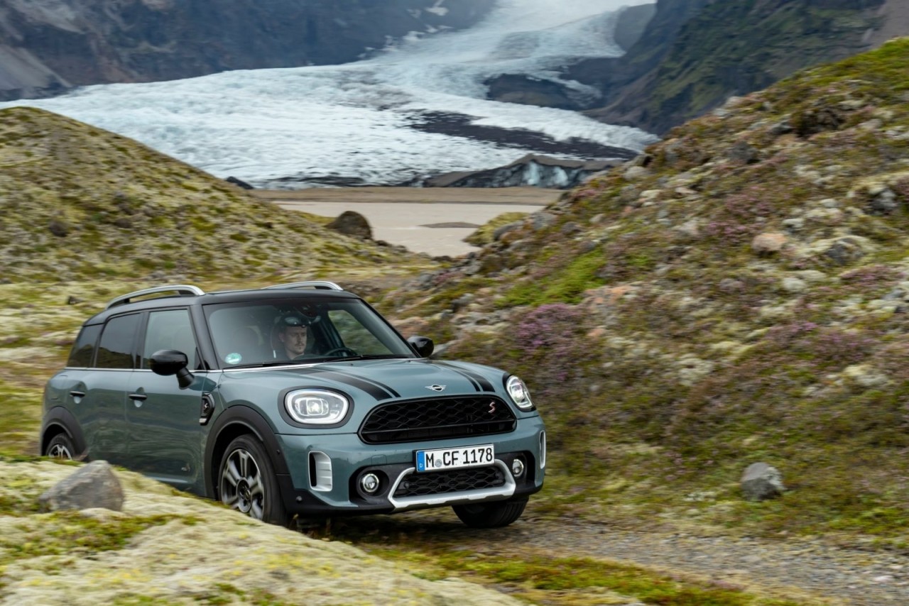 MINI Countryman mới ra mắt tại Việt Nam, giá 2,439 tỷ đồng