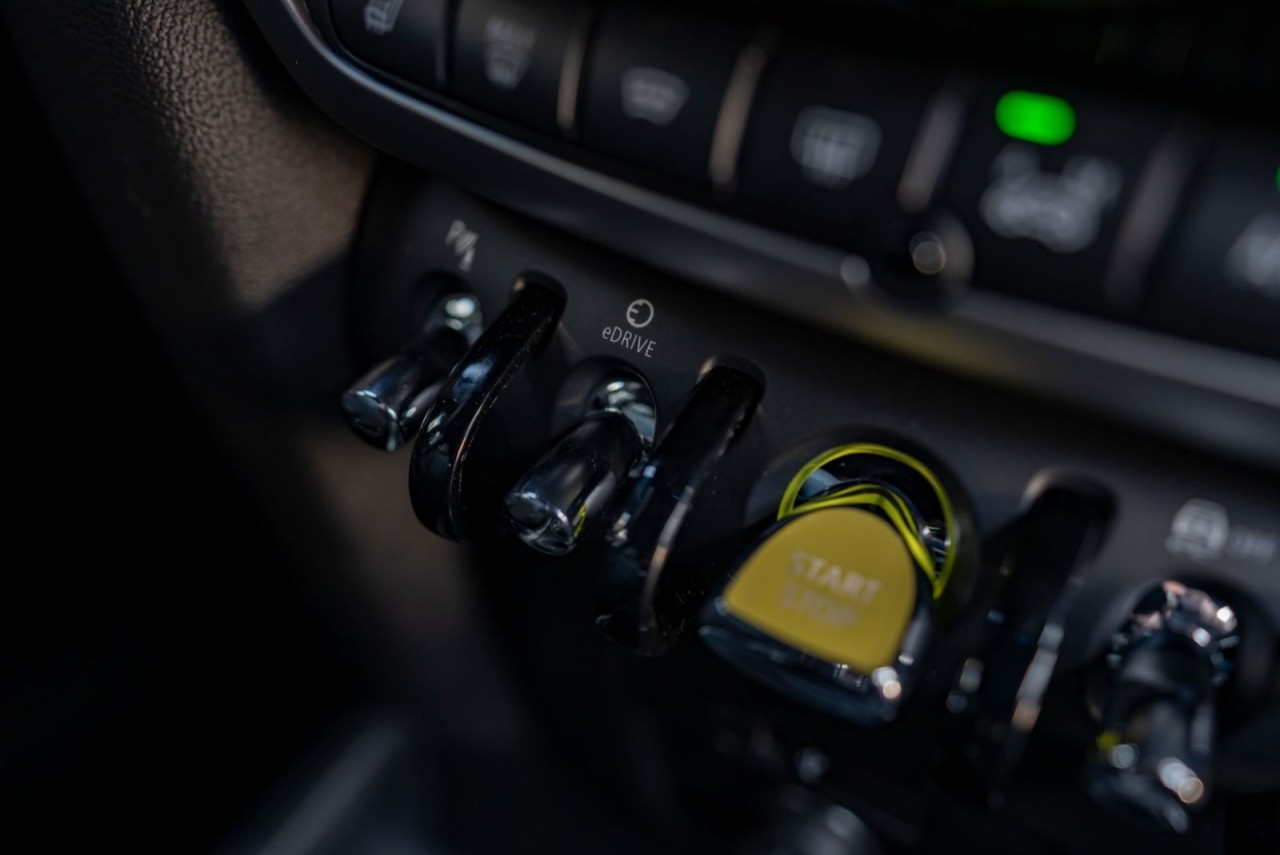 MINI Countryman mới ra mắt tại Việt Nam, giá 2,439 tỷ đồng MINI Countryman mới ra mắt tại Việt Nam, giá 2,439 tỷ đồng