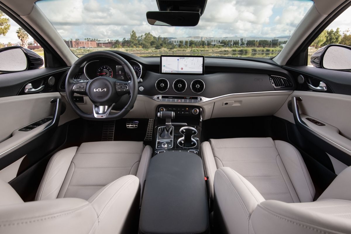 Kia Stinger 2022 ra mắt tại Mỹ