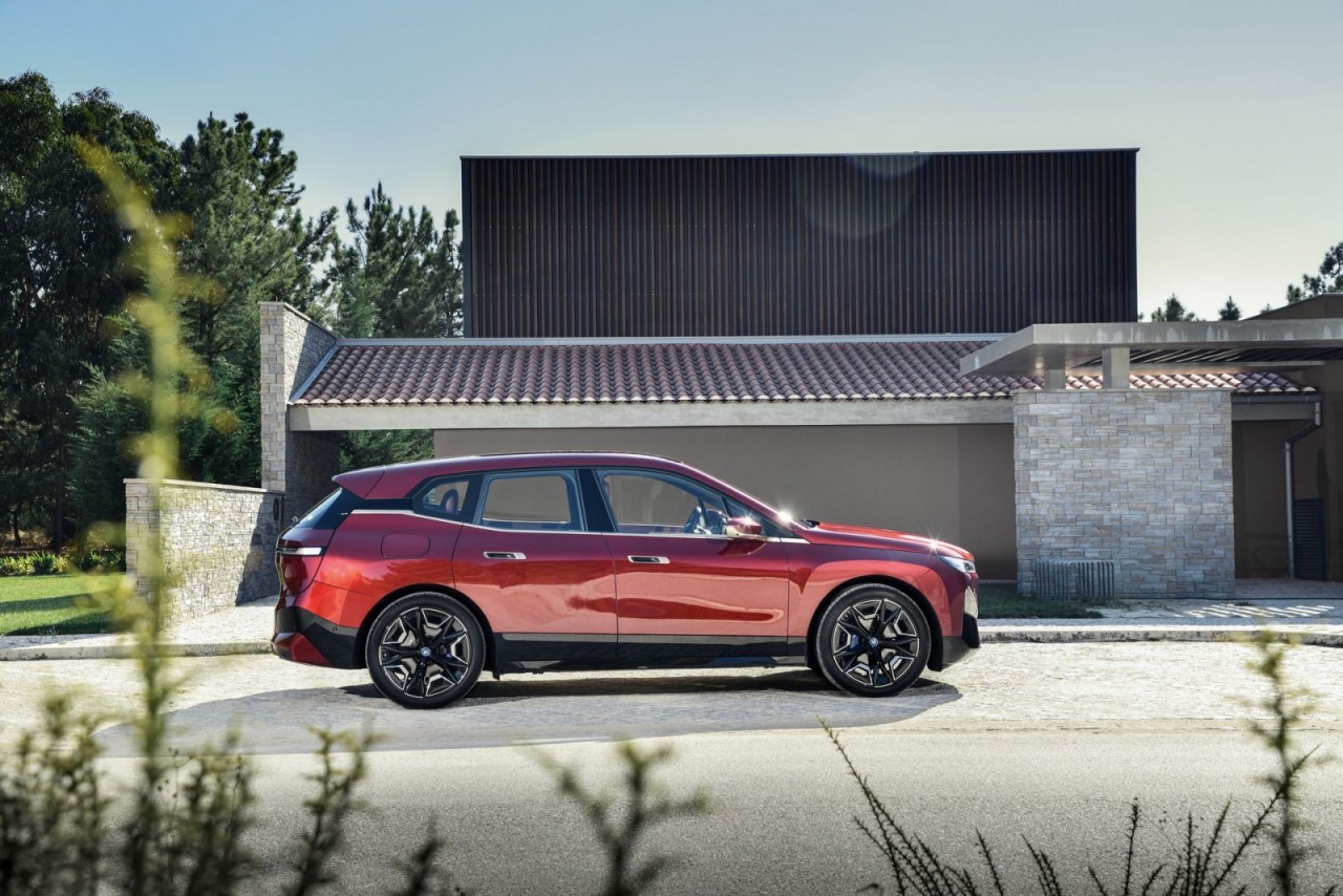 BMW iX 2022 ra mắt vào cuối năm nay
