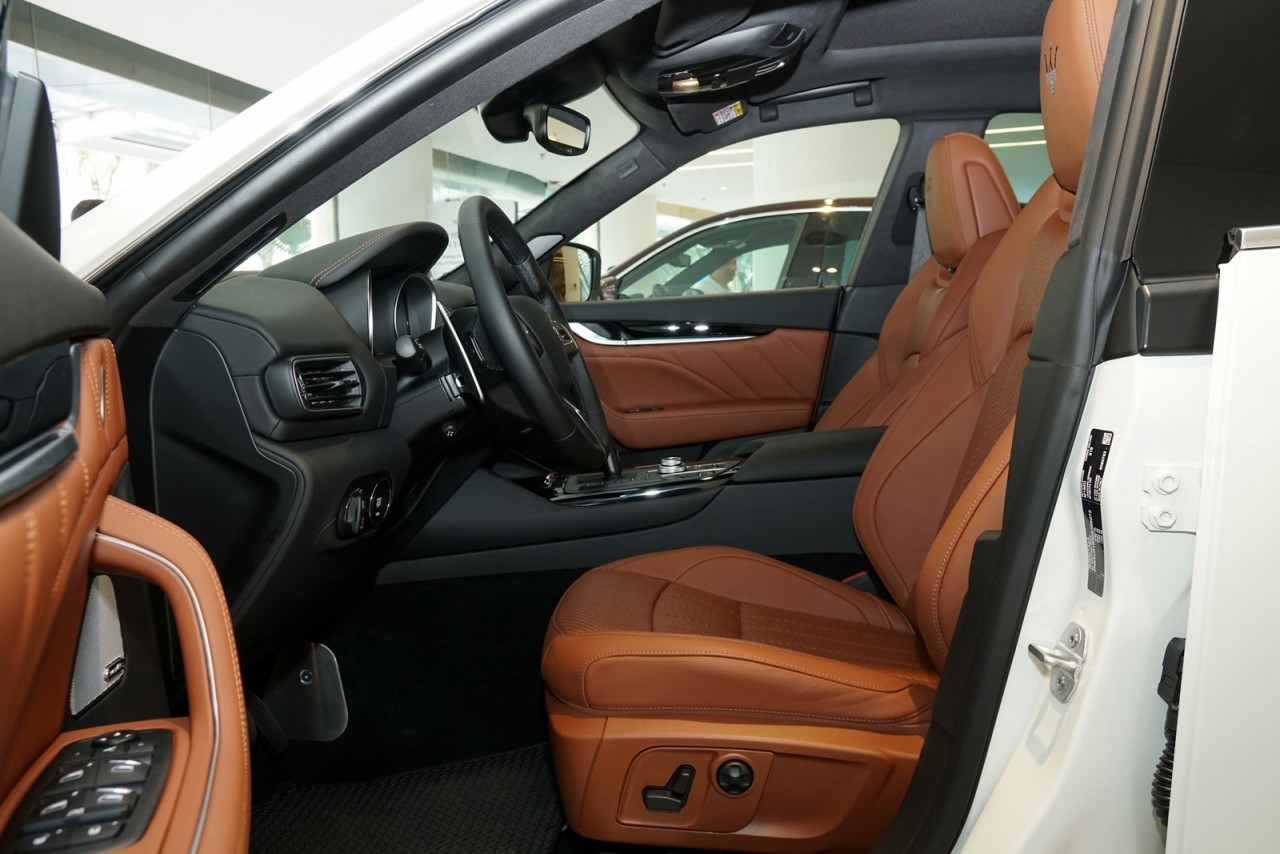 Cận cảnh Maserati Levante GranLusso với nội thất độc nhất Việt Nam Cận cảnh Maserati Levante GranLusso với nội thất độc nhất Việt Nam
