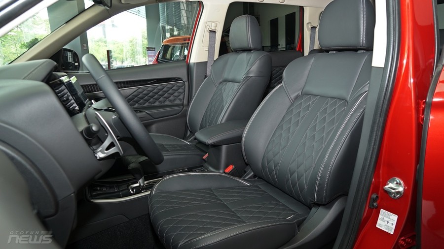 Cận cảnh Mitsubishi Outlander 2022 vừa được ra mắt Cận cảnh Mitsubishi Outlander 2022 vừa được ra mắt