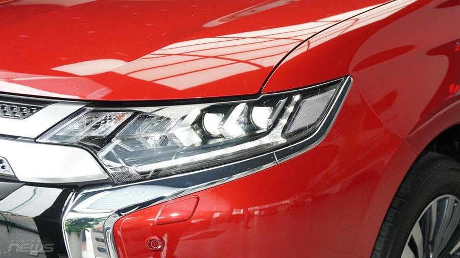 Cận cảnh Mitsubishi Outlander 2022 vừa được ra mắt Cận cảnh Mitsubishi Outlander 2022 vừa được ra mắt