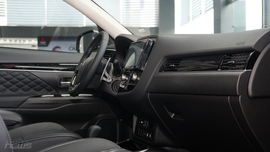 Cận cảnh Mitsubishi Outlander 2022 vừa được ra mắt Cận cảnh Mitsubishi Outlander 2022 vừa được ra mắt