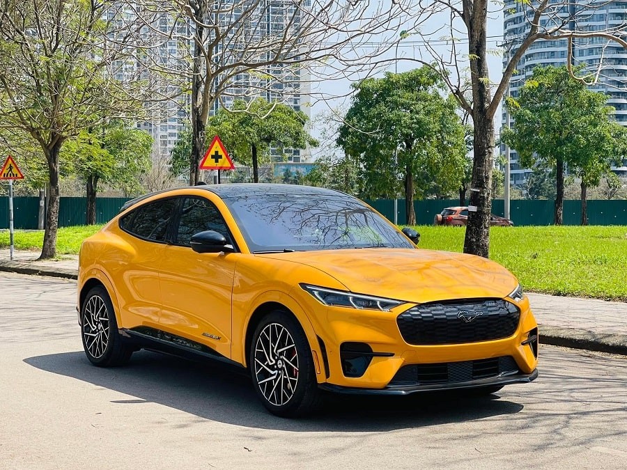 Cận cảnh xe điện Ford Mustang E-Mach đầu tiên tại Việt Nam Cận cảnh xe điện Ford Mustang E-Mach đầu tiên tại Việt Nam