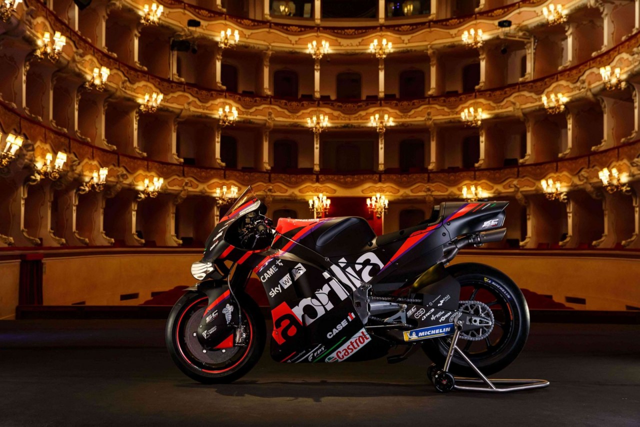 Aprilia Racing khởi động mùa giải MotoGP 2022 Aprilia Racing khởi động mùa giải MotoGP 2022