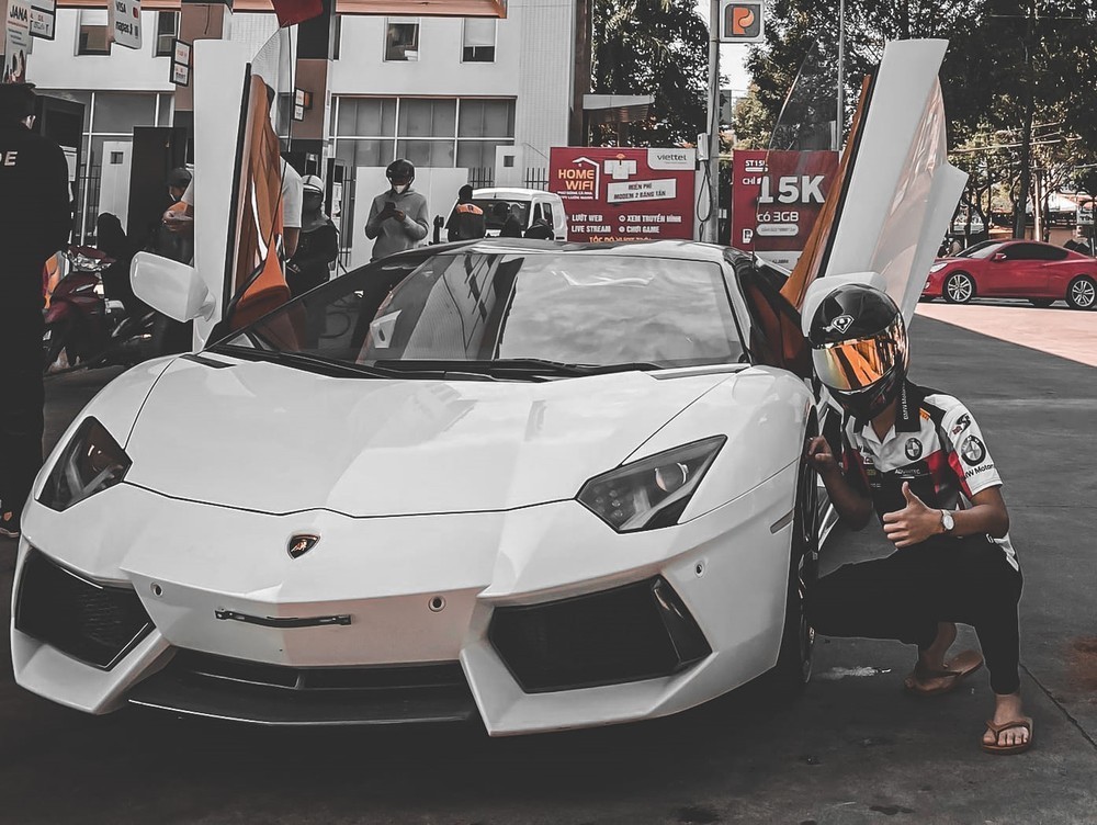 Lamborghini Aventador Roadster độ thành SVJ đầu tiên tại Việt Nam Lamborghini Aventador Roadster độ thành SVJ đầu tiên tại Việt Nam