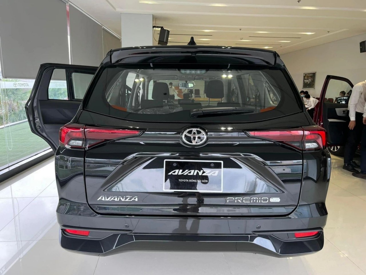 Cận cảnh Toyota Avanza Premio phiên bản MT Cận cảnh Toyota Avanza Premio phiên bản MT