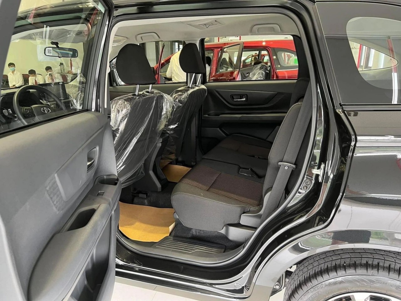 Cận cảnh Toyota Avanza Premio phiên bản MT Cận cảnh Toyota Avanza Premio phiên bản MT
