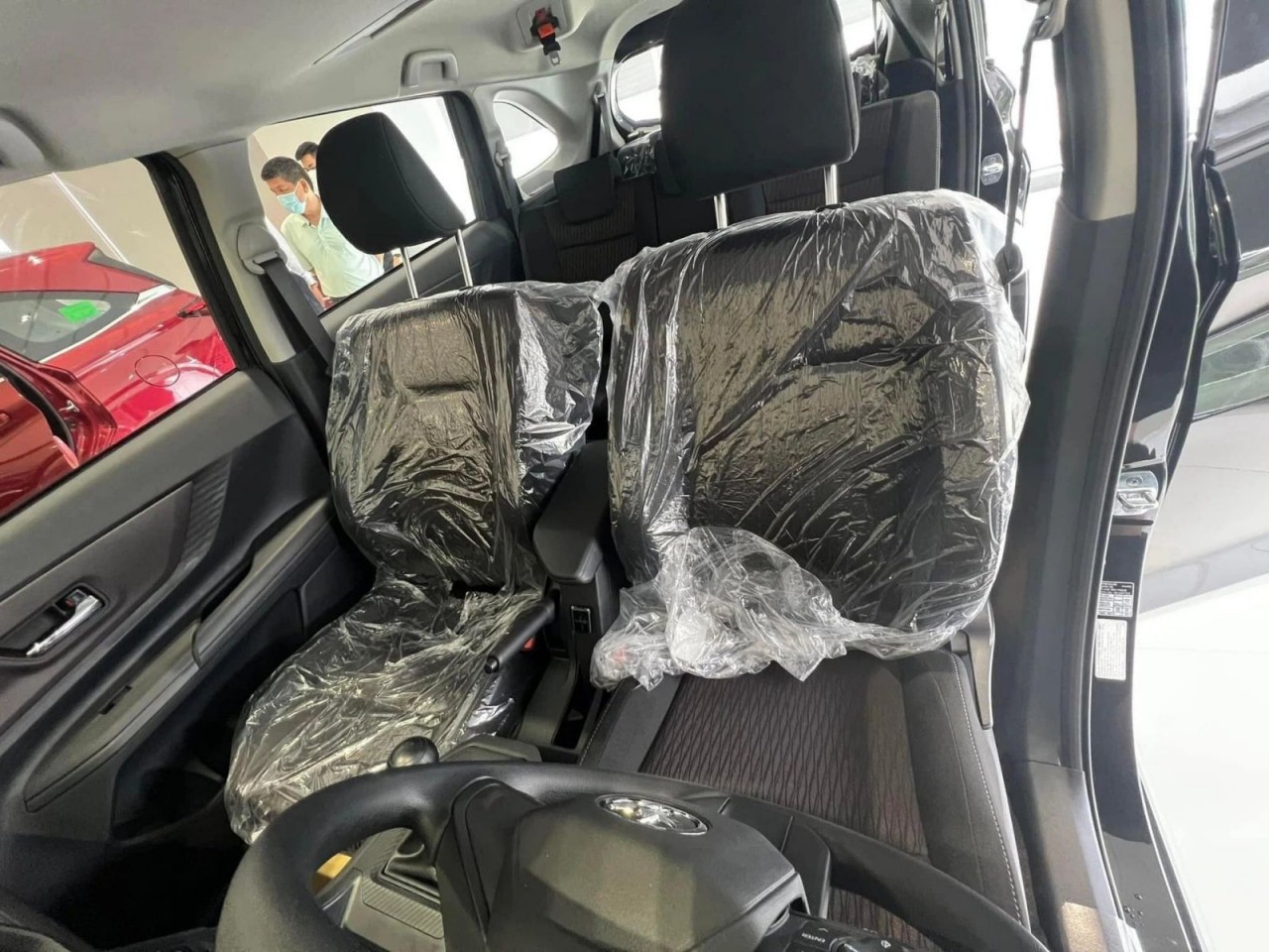 Cận cảnh Toyota Avanza Premio phiên bản MT Cận cảnh Toyota Avanza Premio phiên bản MT