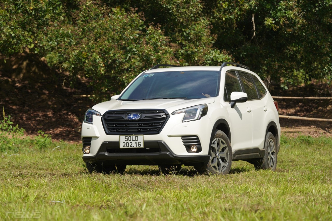 Subaru Forester giảm giá lên tới 122 triệu đồng