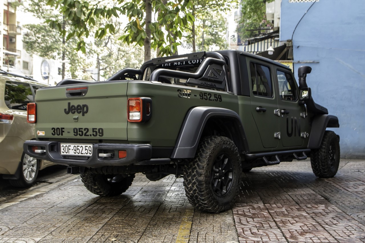 Ông Đặng Lê Nguyên Vũ tự lái bán tải Jeep đi gần 700km Ông Đặng Lê Nguyên Vũ tự lái bán tải Jeep đi gần 700km