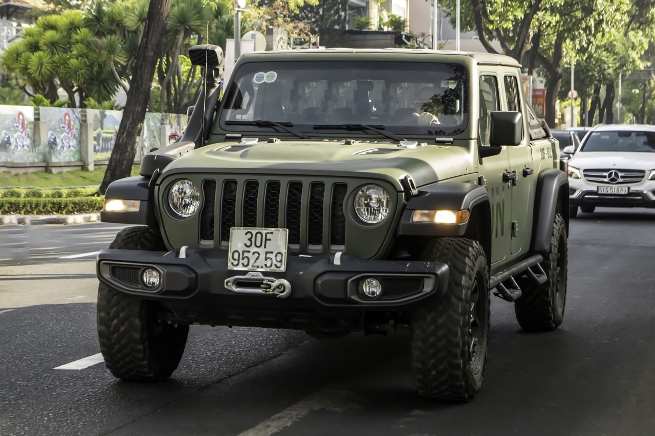 Ông Đặng Lê Nguyên Vũ tự lái bán tải Jeep đi gần 700km Ông Đặng Lê Nguyên Vũ tự lái bán tải Jeep đi gần 700km