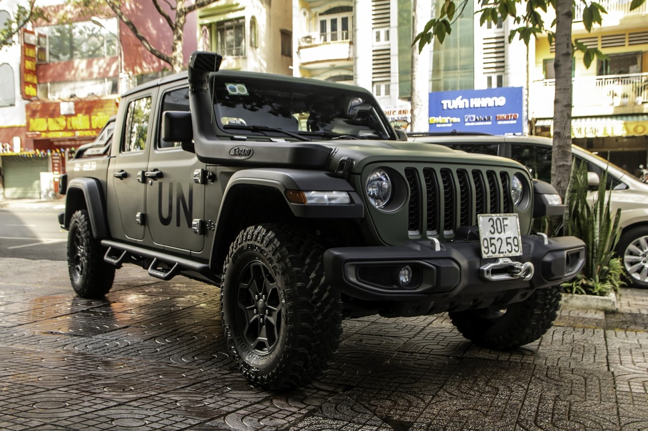 Ông Đặng Lê Nguyên Vũ tự lái bán tải Jeep đi gần 700km Ông Đặng Lê Nguyên Vũ tự lái bán tải Jeep đi gần 700km