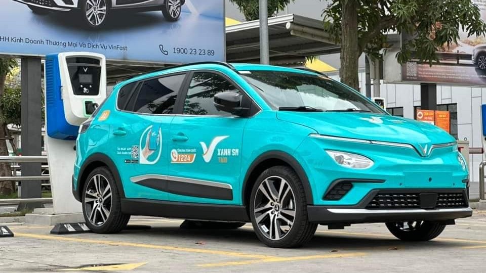 Cận cảnh taxi điện VinFast VF e34 của GSM