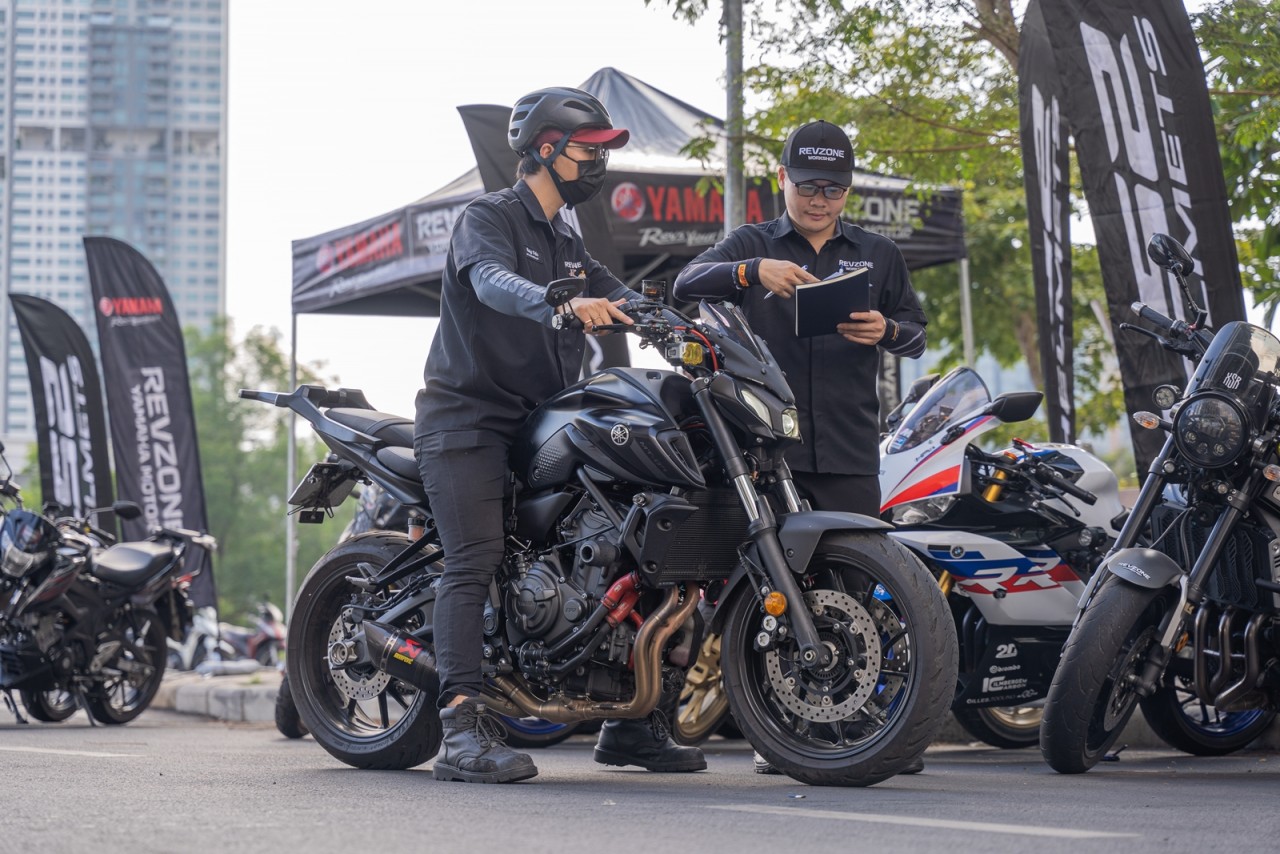 Revzone Yamaha Motor kỷ niệm 1 năm thành lập Revzone Yamaha Motor kỷ niệm 1 năm thành lập