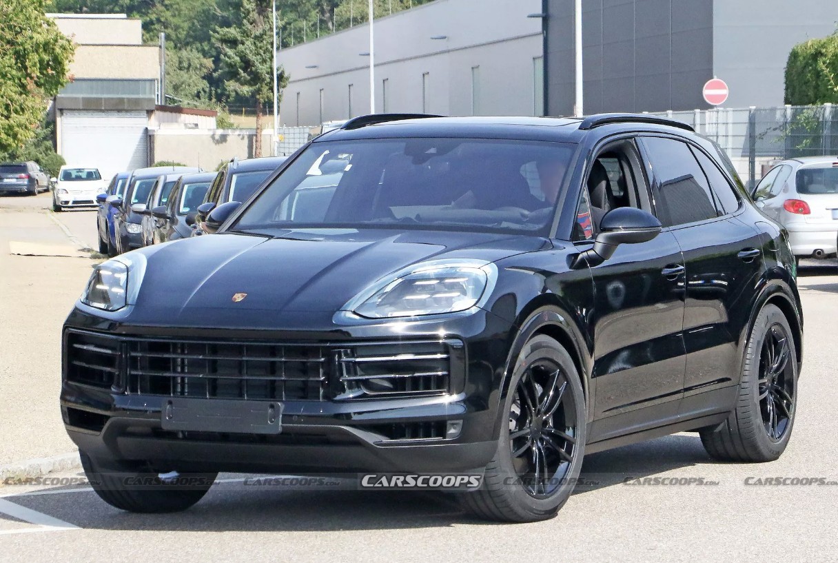 Porsche tung ảnh nội thất Cayenne 2024 với vị trí cần số lạ mắt