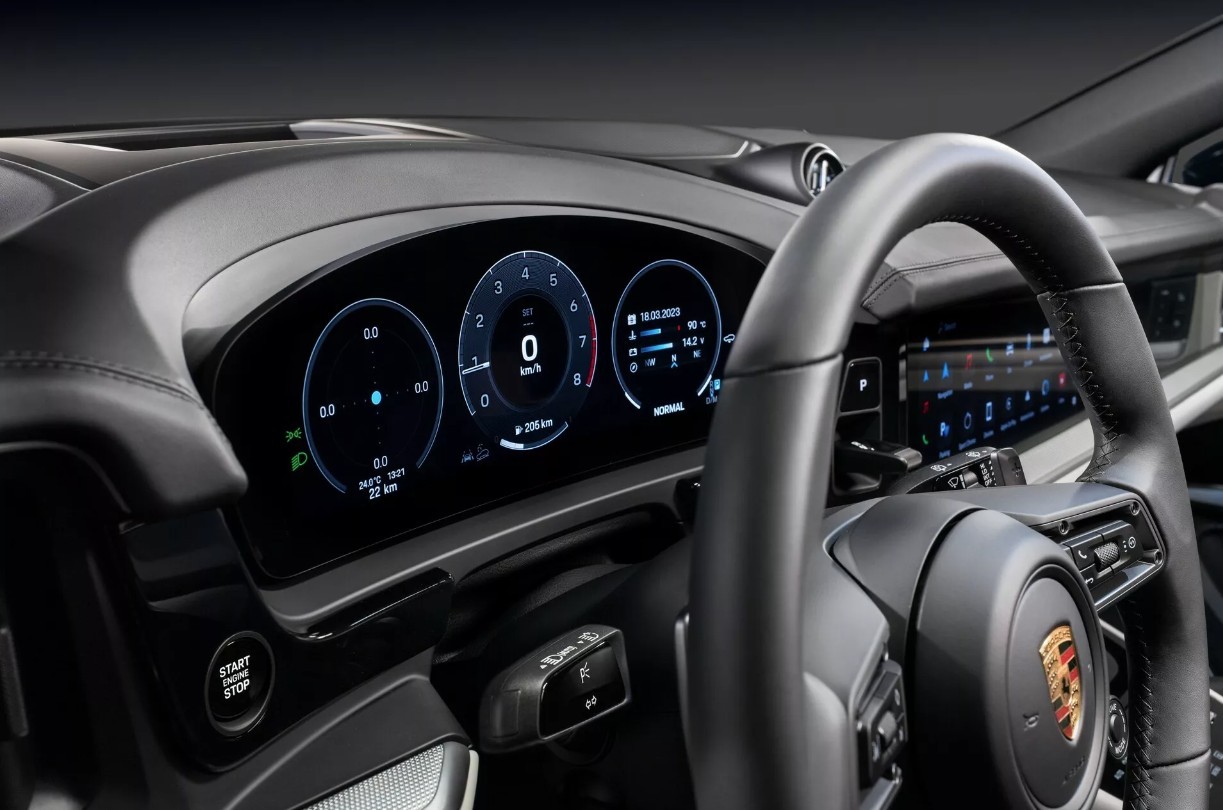 Porsche tung ảnh nội thất Cayenne 2024 với vị trí cần số lạ mắt