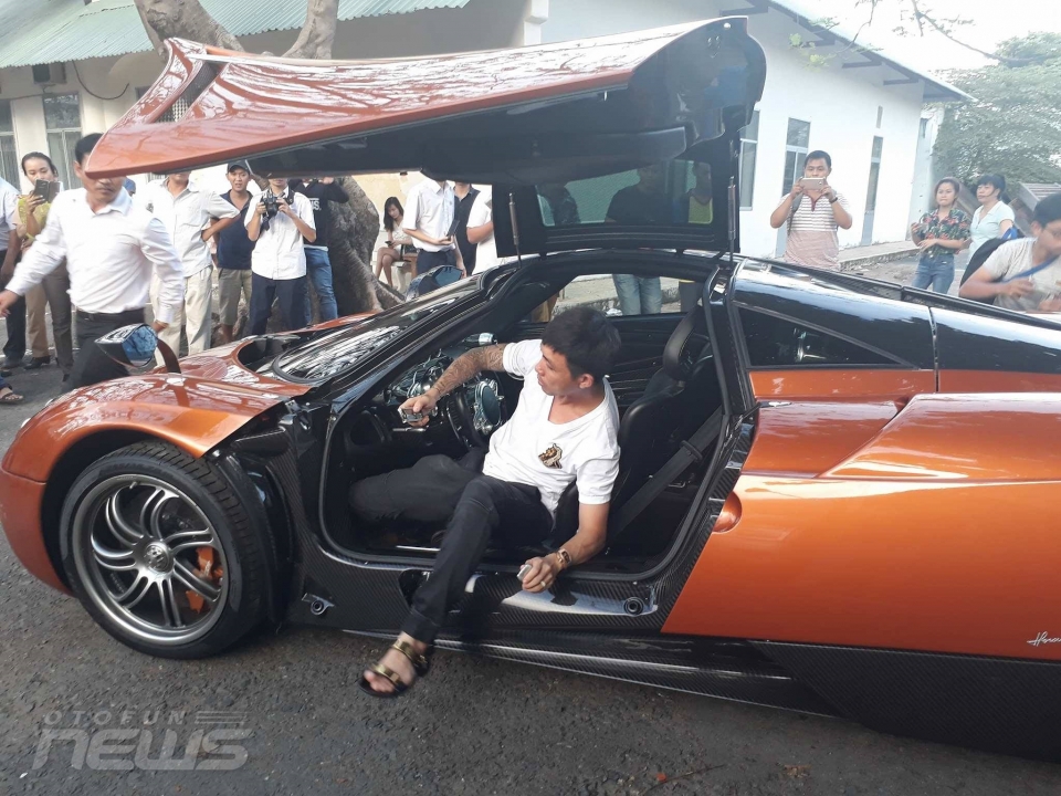 sieu xe than gio pagani huayra chinh thuc lan banh tai sai gon
