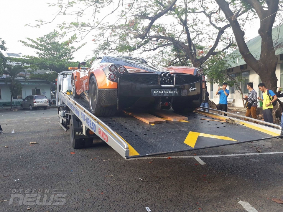 sieu xe than gio pagani huayra chinh thuc lan banh tai sai gon